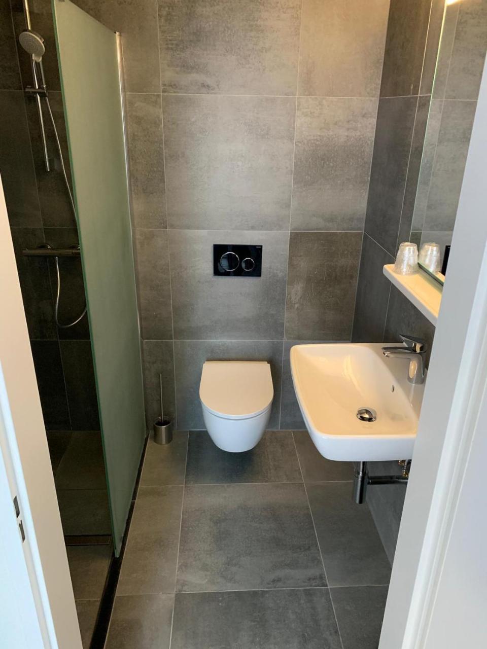 Hotel & Appartementen Royal Sas van Gent Εξωτερικό φωτογραφία